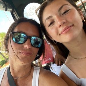 Meet your Posher, Ava